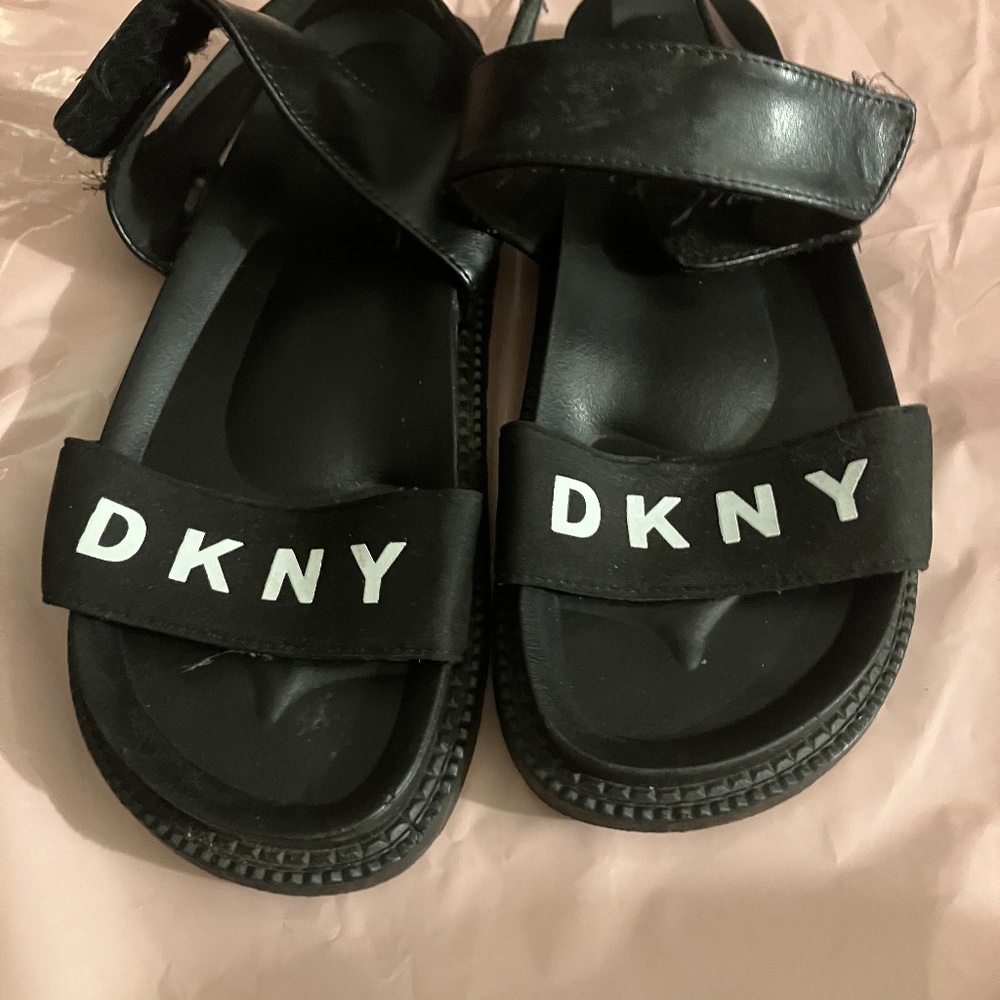 DKNY
